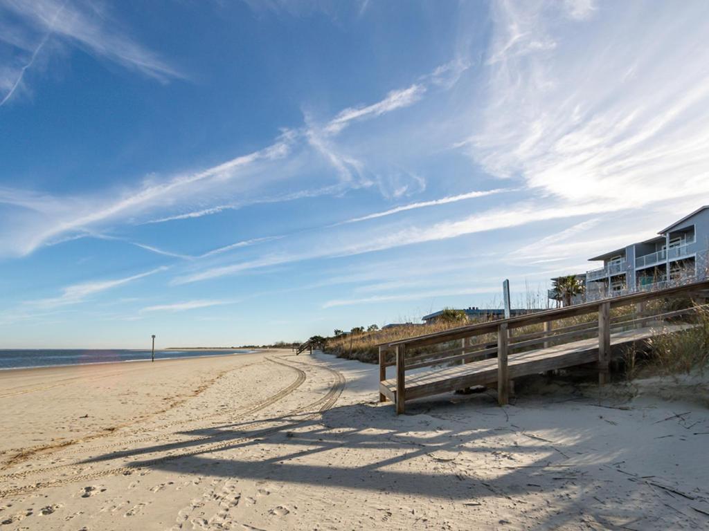 Beach Racquet A133 Apartment Tybee Island Bagian luar foto