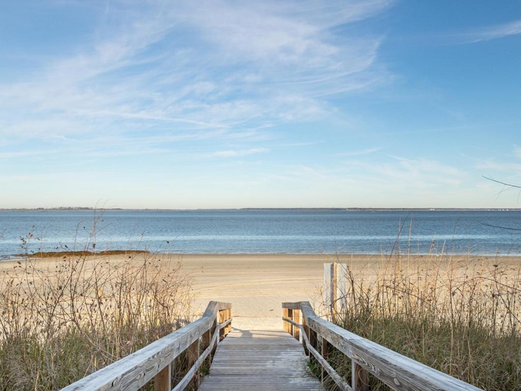 Beach Racquet A133 Apartment Tybee Island Bagian luar foto